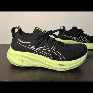 NWOB Asics Gel Nimbus 26 Running Shoes Sneakers Black/Cool Matcha Womans Size 9